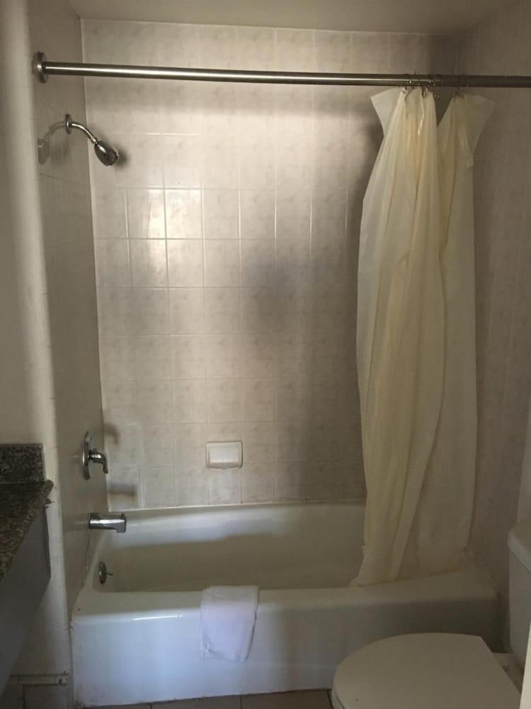 Economy Inn Monterey Сисайд Экстерьер фото