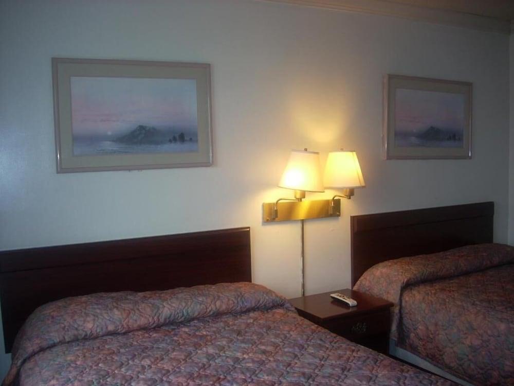 Economy Inn Monterey Сисайд Экстерьер фото
